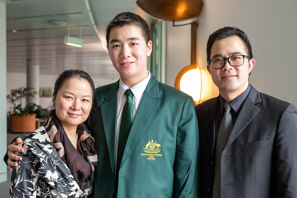 Aussie teenager wins Asian Physics Olympiad image