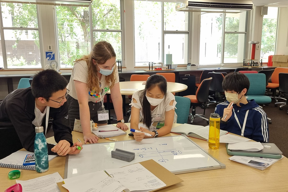 Success stories: Meet the 2022 Australian Science Olympiad Summer School students! image