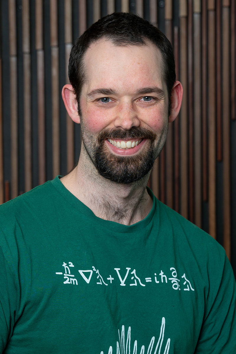 Lachlan McGinness, Program Director Physics image